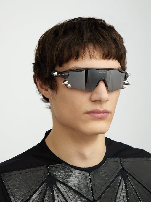 x Oakley Spikes 200 sunglasses | Vetements | MATCHESFASHION UK