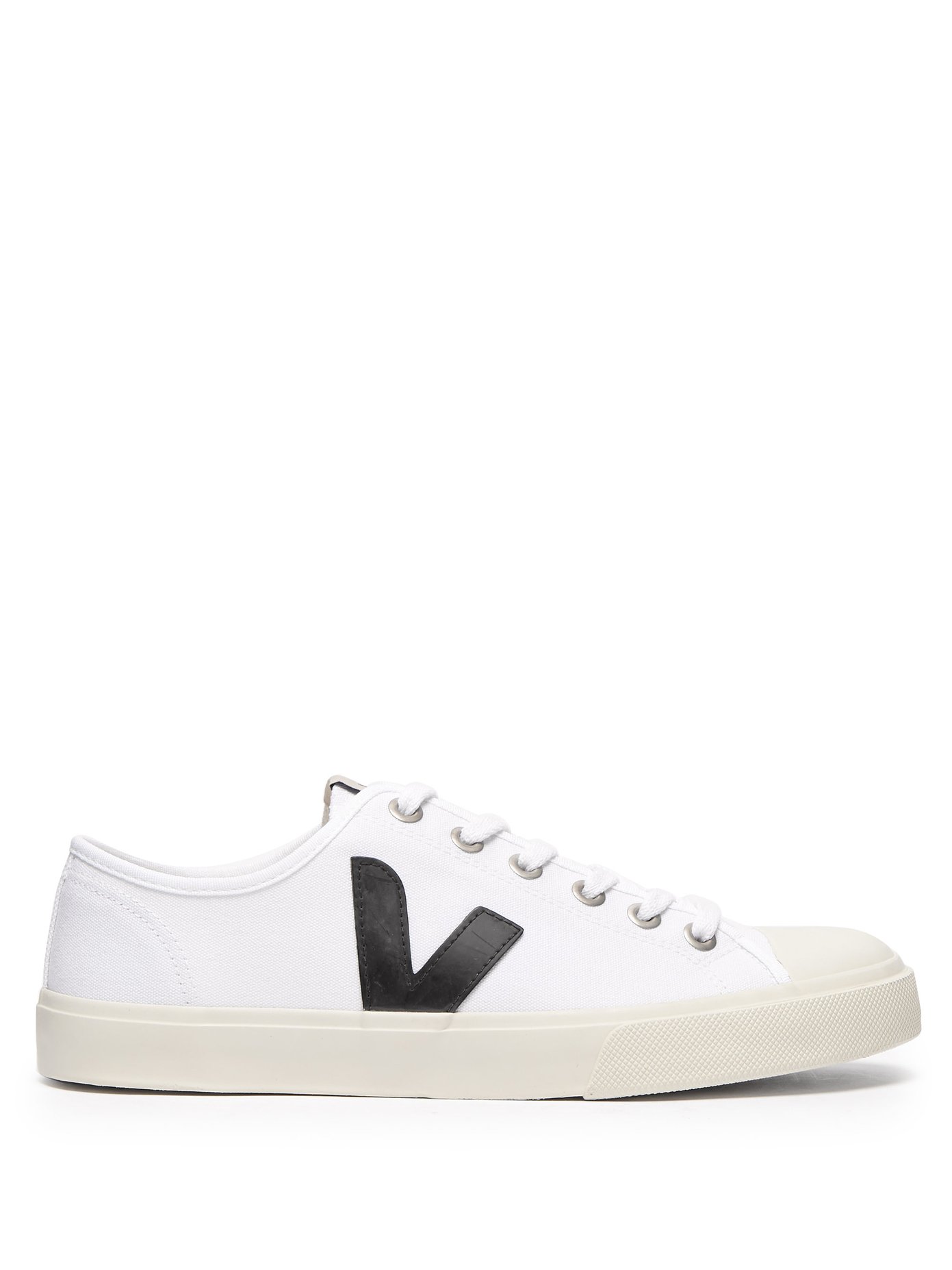 veja trainers silver
