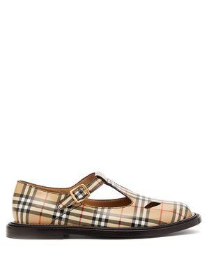 how do burberry shoes fit