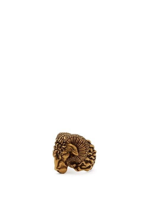Aries engraved ring | Gucci 