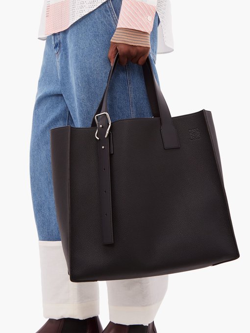 Buckle grained-leather tote bag | Loewe 