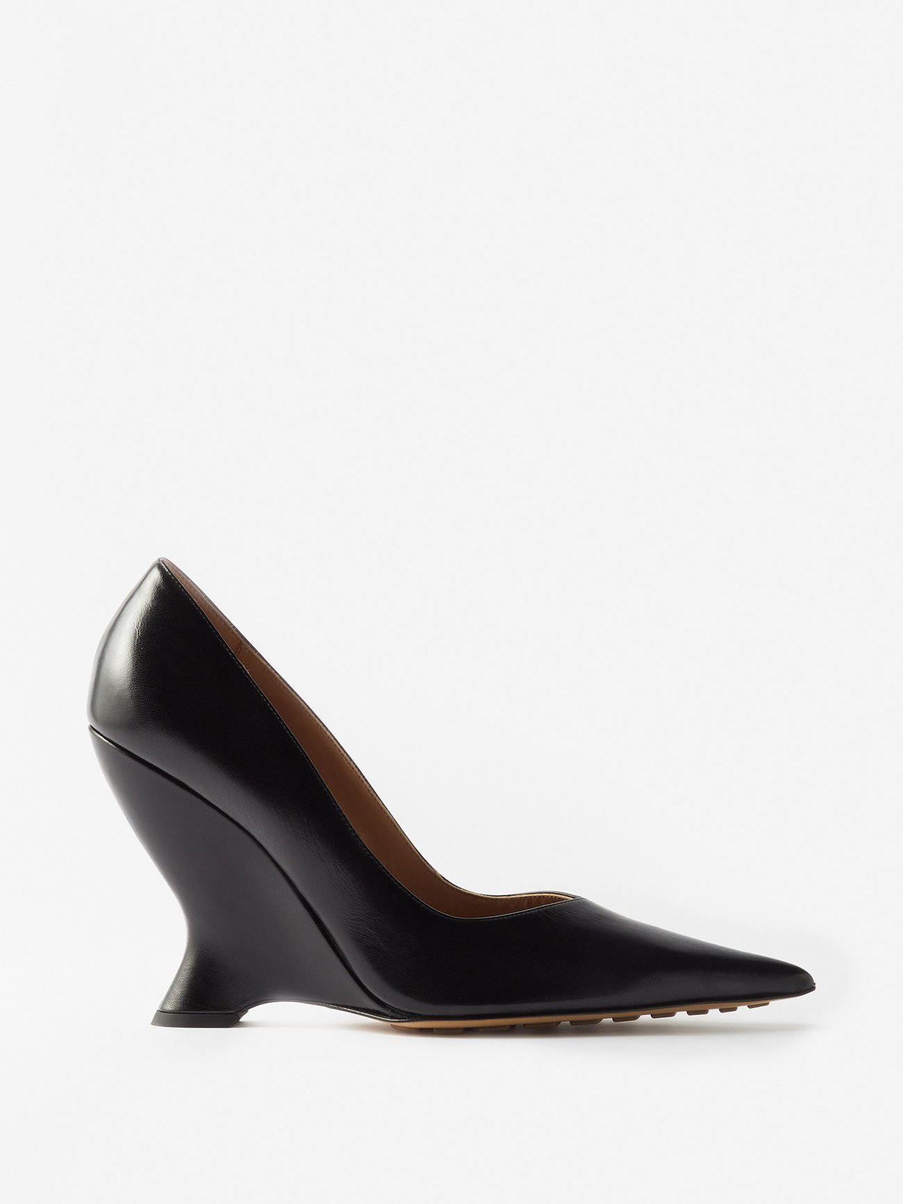 Bottega Veneta Black Punta wedge-heel leather pumps | 매치스패션, 모던 럭셔리 온라인 쇼핑