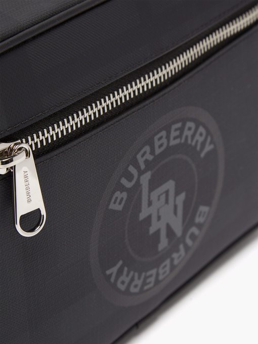 burberry bag zipper