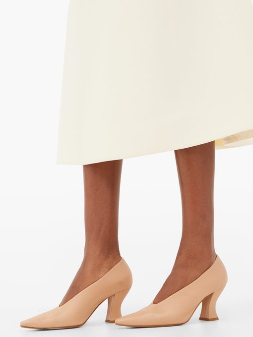 Almond curved-heel leather pumps 
