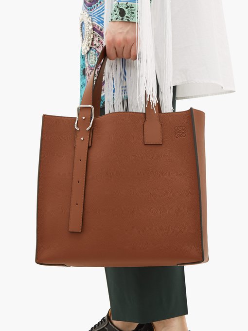 Buckle grained-leather tote bag | Loewe 