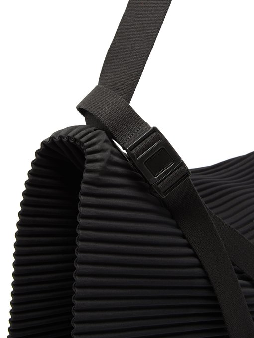 issey miyake homme plisse bag