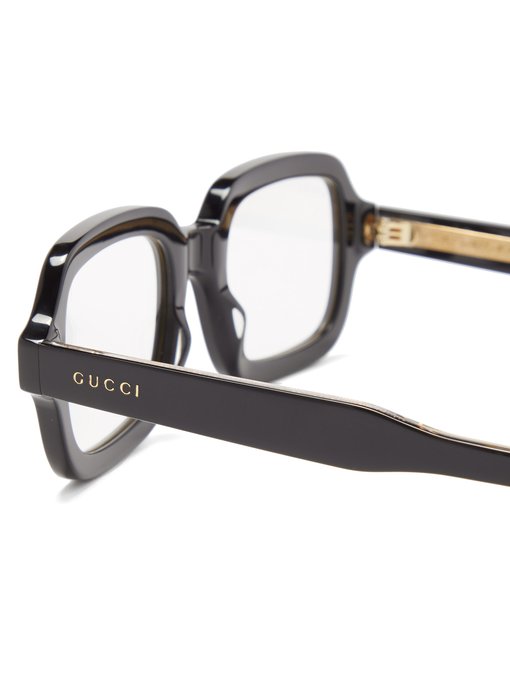 gucci logo on glasses