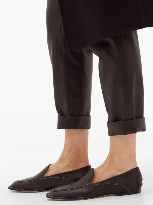 tod's black leather loafers