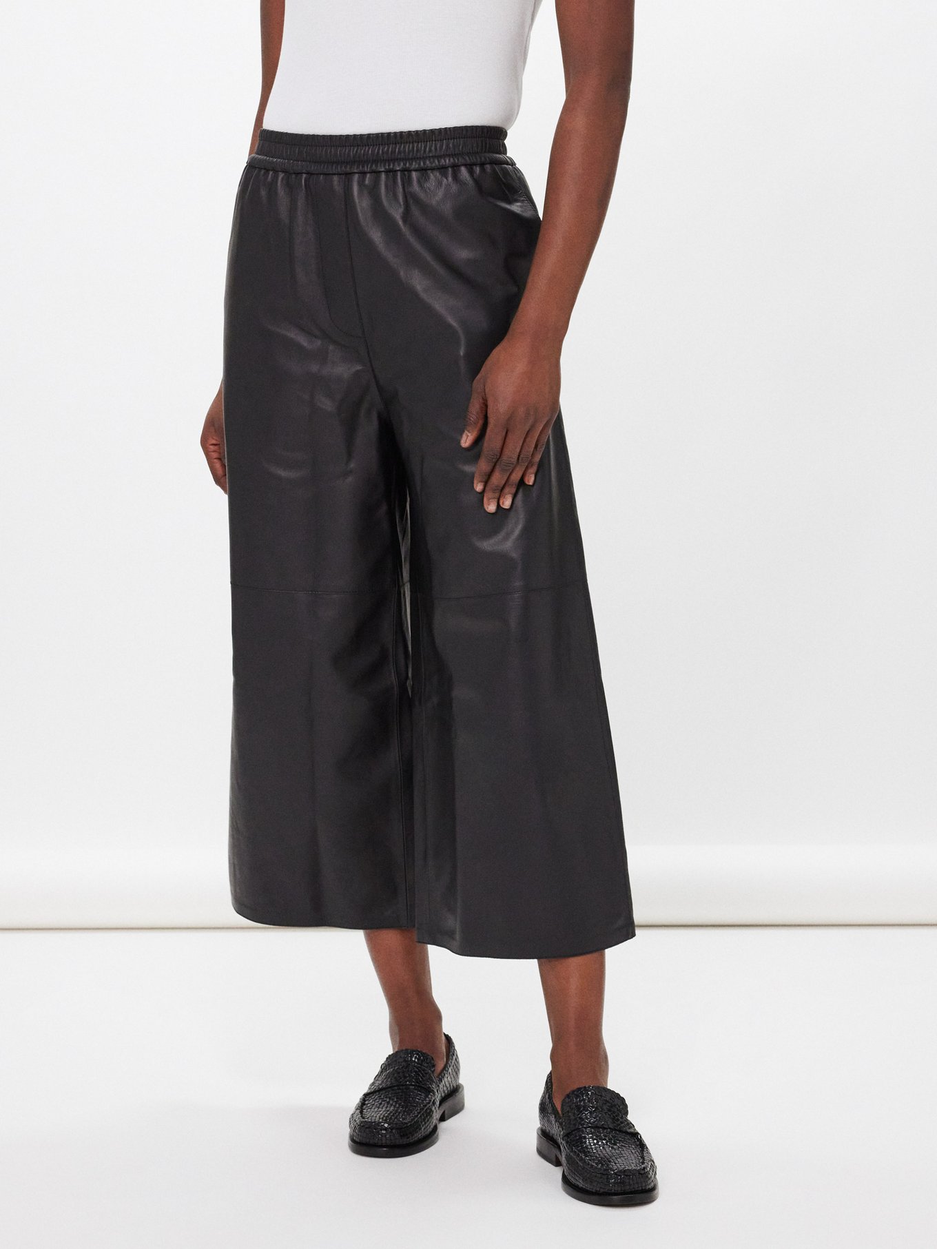 Matchesfashion Femme Vêtements Pantalons & Jeans Pantalons Pantalons en cuir Pantalon ample raccourci en cuir Taja 