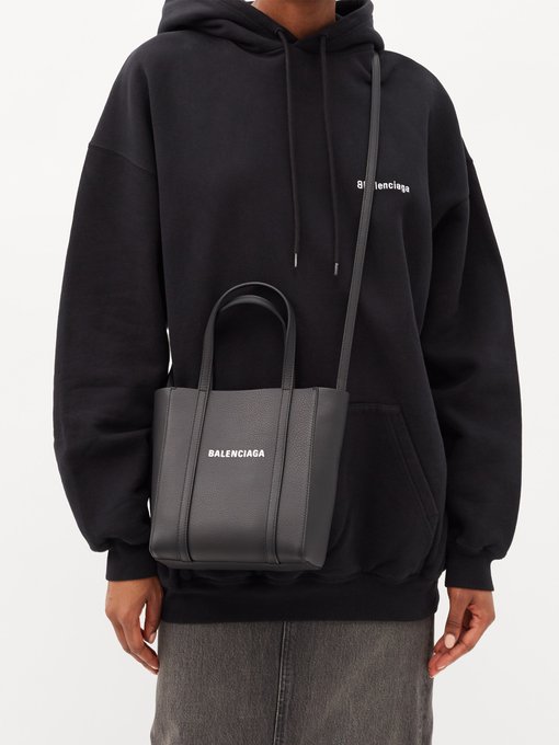 balenciaga everyday leather tote