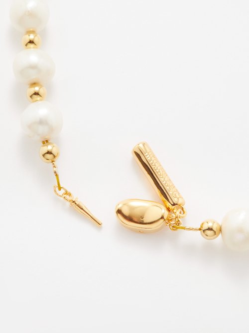 TIMELESS PEARLY Letter gold-tone pearl pendant