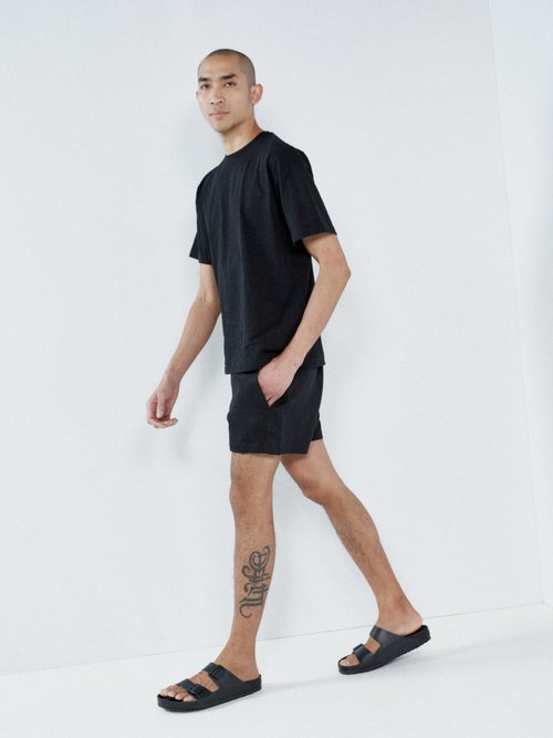 Raey - Crumpled Organic Linen Shorts - Mens - Black