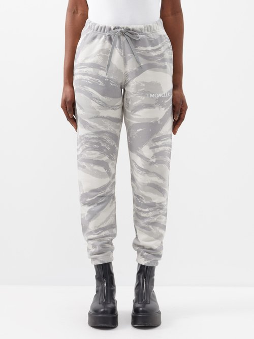4 Moncler Hyke - Brushstroke-print Cropped Cotton Track Pants - Womens - Grey Beige