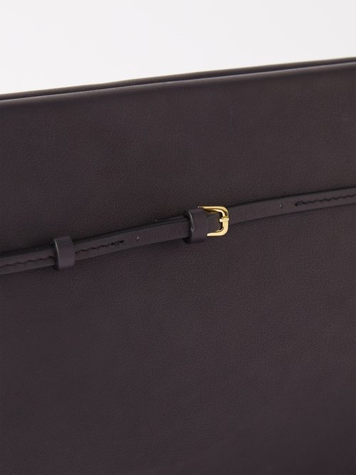 Sienna Clutch Black in Leather – The Row