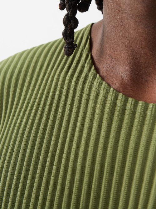 Issey Miyake Khaki Monthly Color March T-shirt In Green | ModeSens