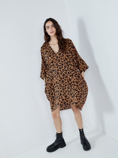 Raey - Pop Leopard-print Deep-v Silk Dress - Womens - Leopard