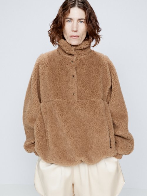 Raey Popper Neck Cashmere-blend Fleece In Camel | ModeSens