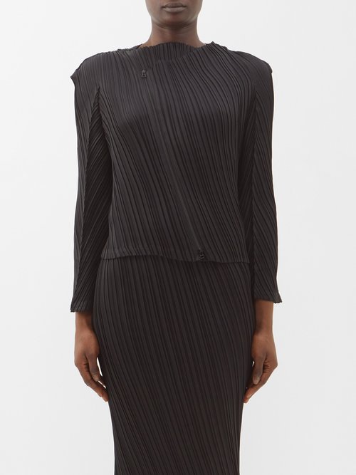 Issey Miyake Intangible Pleats Asymmetric-zip Cardigan In Black