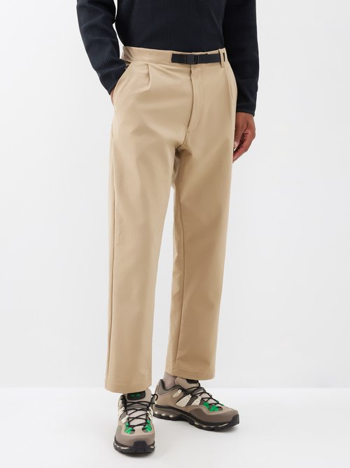 Goldwin One Tuck Tapered Ankle Pants In Lb Light Beige