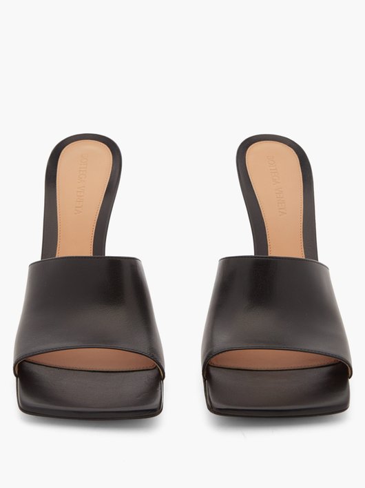 Stretch square-toe leather mules