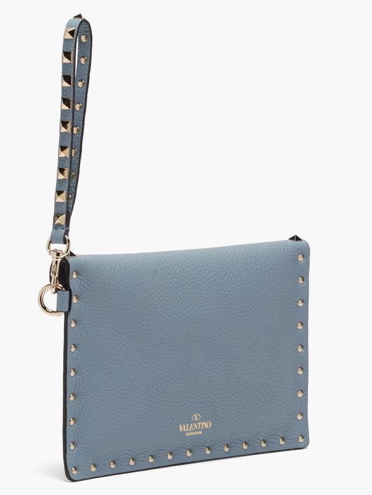 Rockstud grained-leather envelope pouch