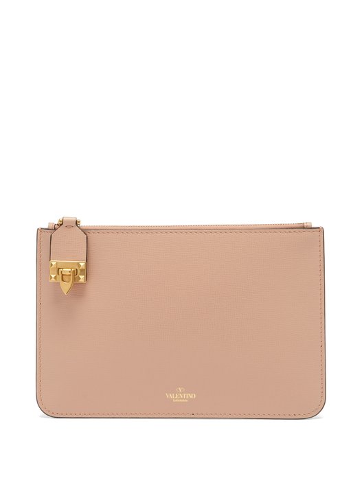 Rockstud grained-leather pouch