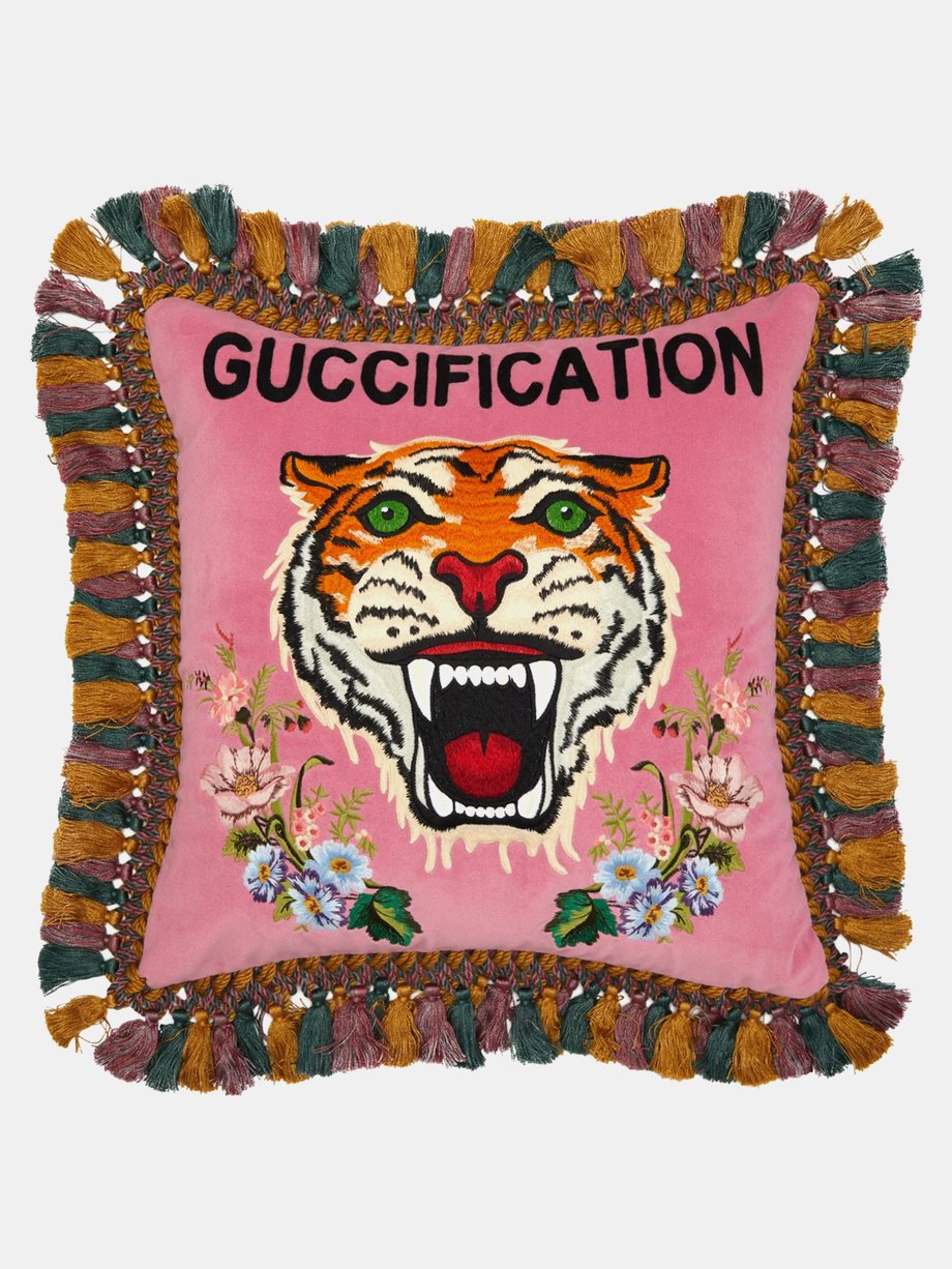 shilling cyklus Til ære for Pink Guccification tiger-embroidered velvet cushion | Gucci |  MATCHESFASHION US