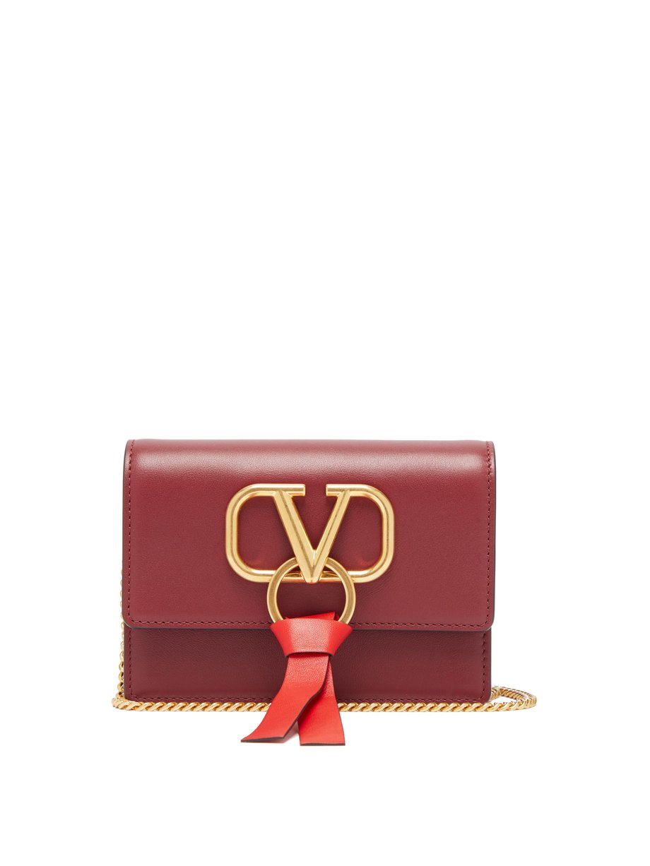 Valentino Burgundy V-ring small leather cross-body bag | 매치스패션, 모던 럭셔리 ...