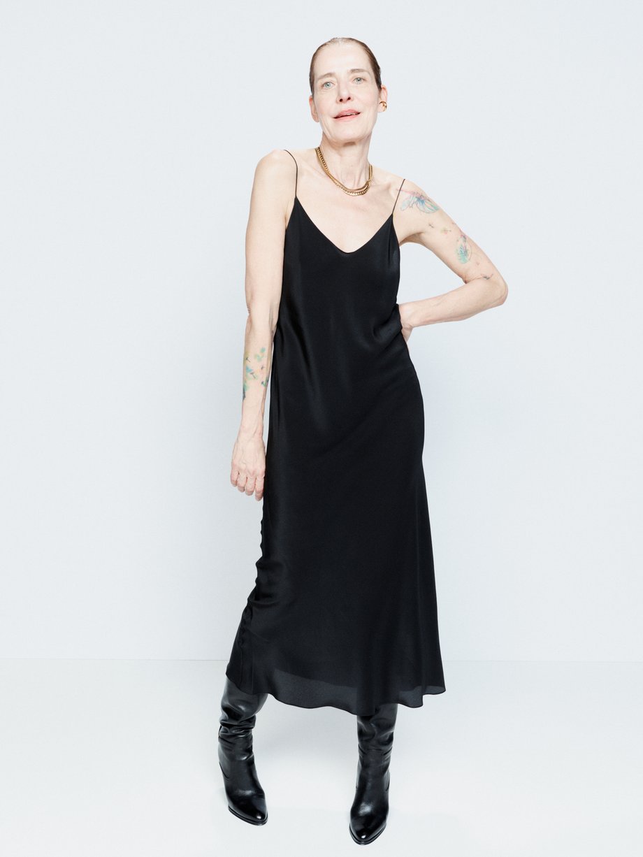 Raey Black Thin-strap silk crepe de Chine slip dress | 매치스패션, 모던 럭셔리 온라인 쇼핑