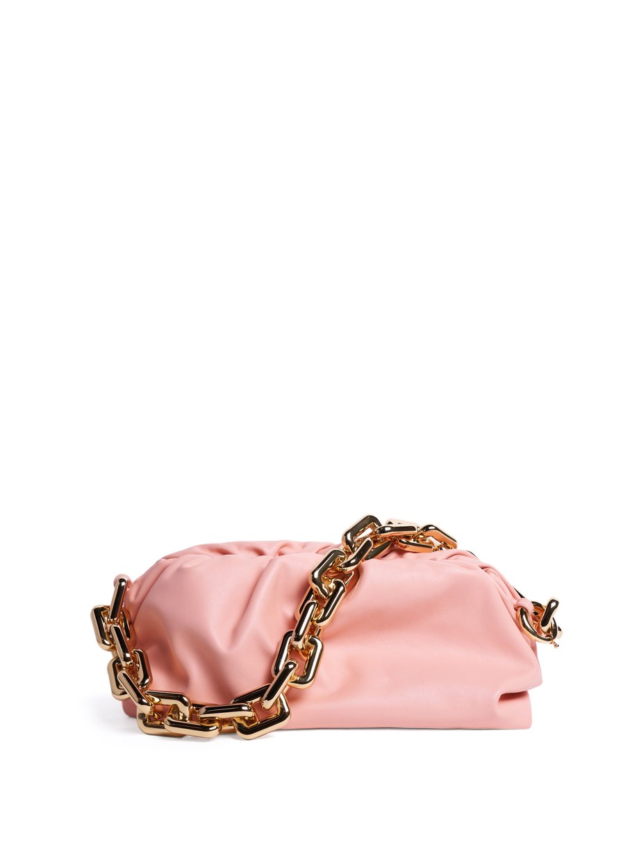The Chain Pouch leather shoulder bag Pink Bottega Veneta ...