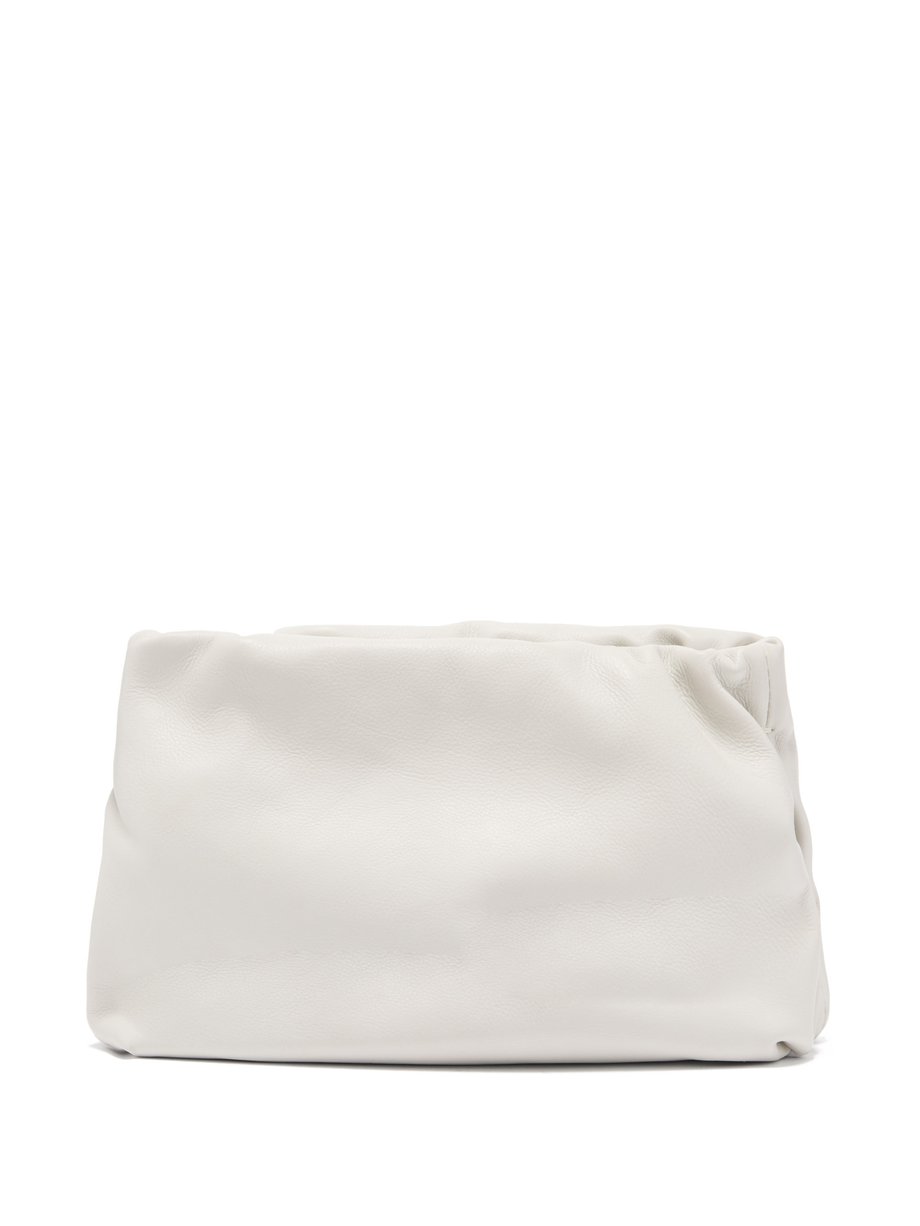 The Row White Bourse leather clutch bag | 매치스패션, 모던 럭셔리 온라인 쇼핑