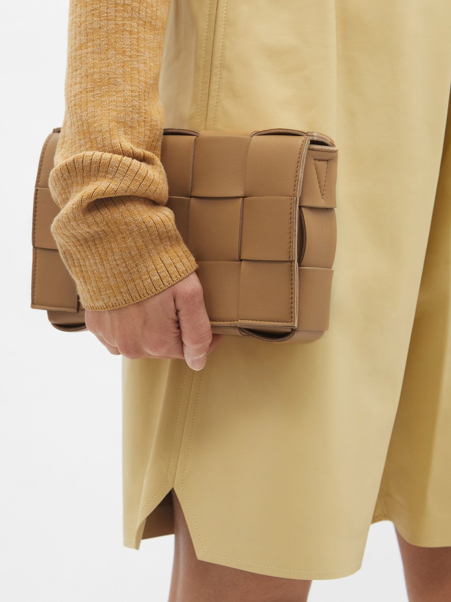 보테가 베네타 Bottega Veneta Brown Cassette Intrecciato-leather cross-body bag