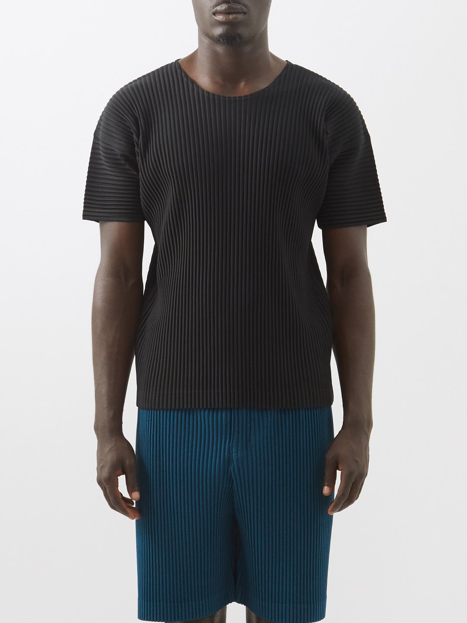 Homme Plissé Issey Miyake Grey Technical-pleated T-shirt | 매치스패션, 모던 ...