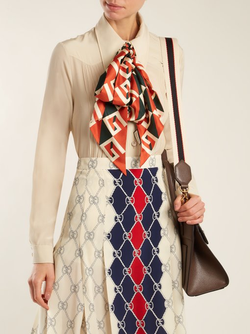 Geometric logo-print silk-twill scarf | Gucci | MATCHESFASHION US