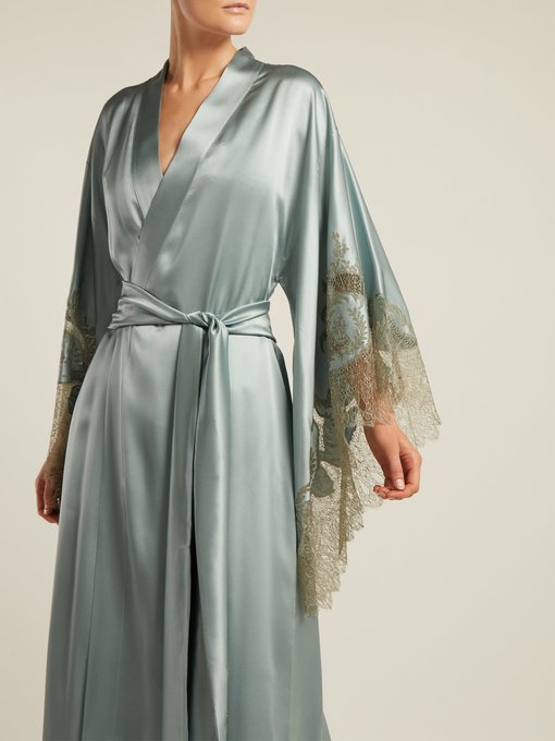 Lace-trimmed silk kimono robe展示图