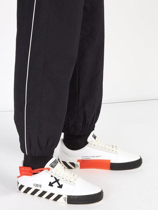 off white vulc outfit