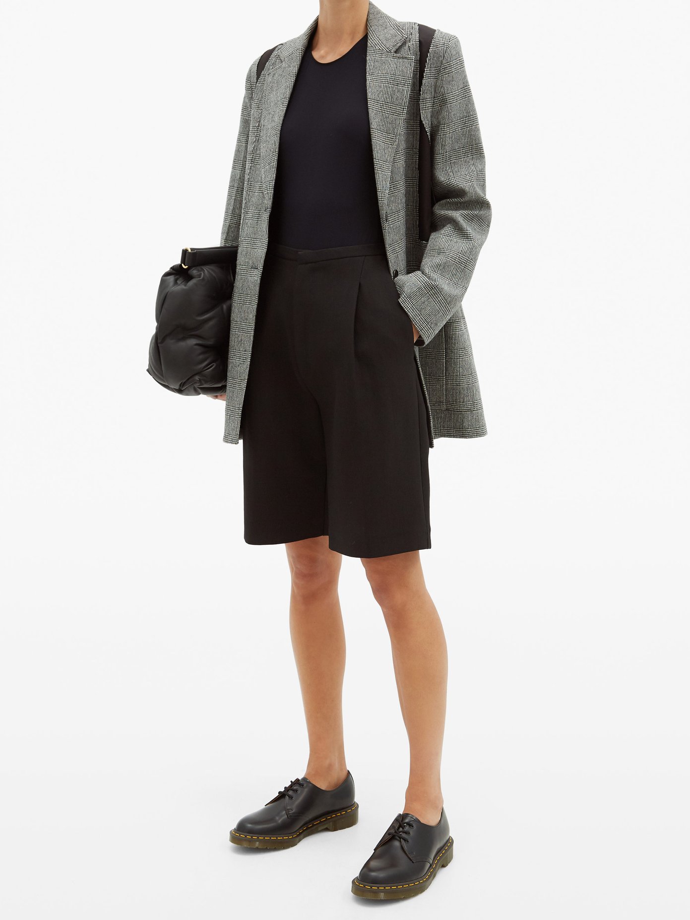 https://assetsprx.matchesfashion.com/img/product/outfit_1344895_1_zoom.jpg