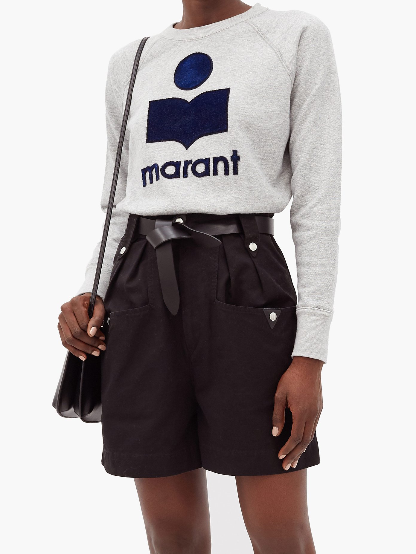 https://assetsprx.matchesfashion.com/img/product/outfit_1360077_1_zoom.jpg